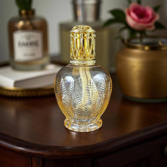 Vintage Catalytic Fragrance Lamp with Gold Crown Fern Leaf Glass Effusion Lamp - Picture 7 of 7